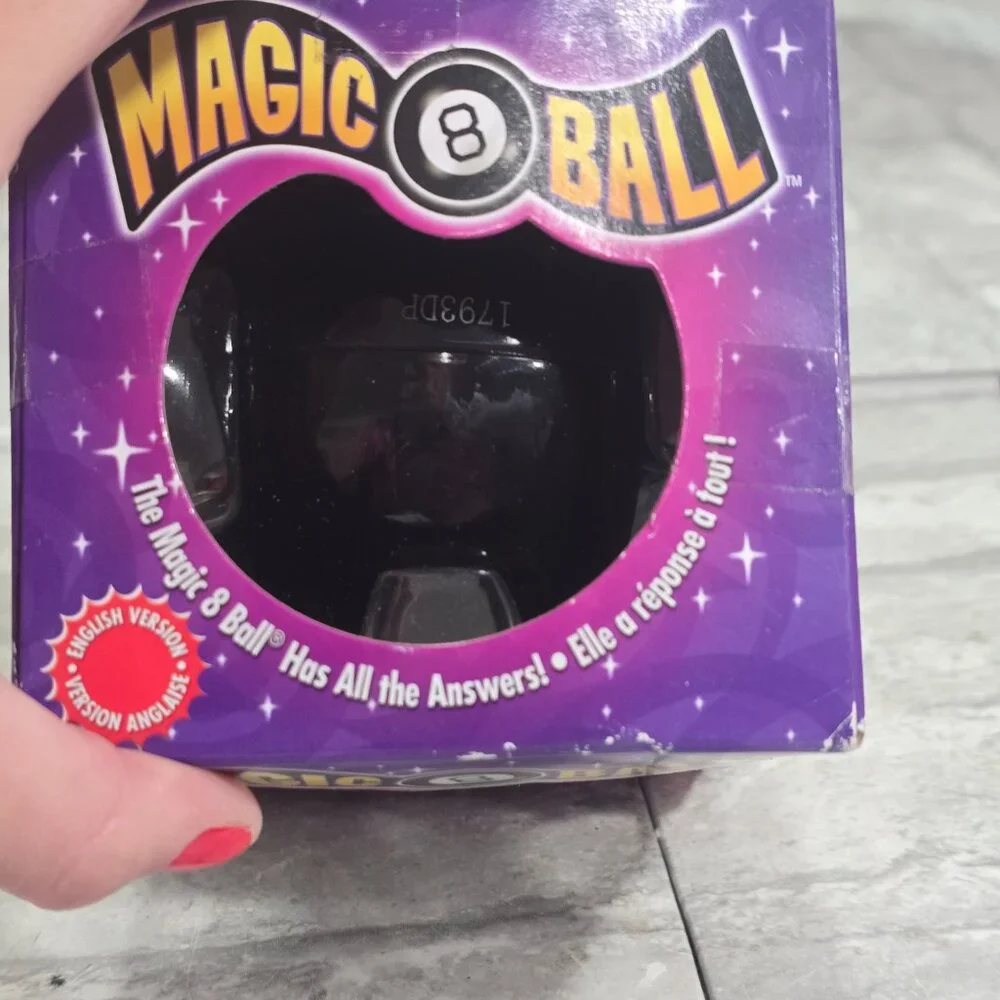 Vintage 2011 Mattel Magic 8 Ball Fortune Teller Lucky Questions Answers Toy Game